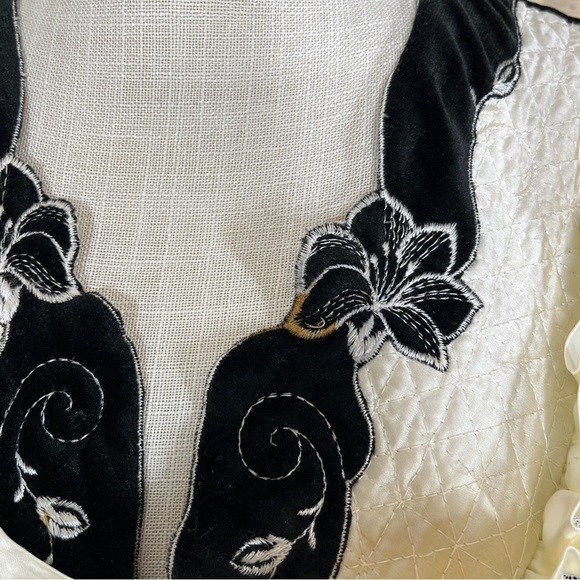 Vintage Black velvet zip up mum - Picture 6 of 13